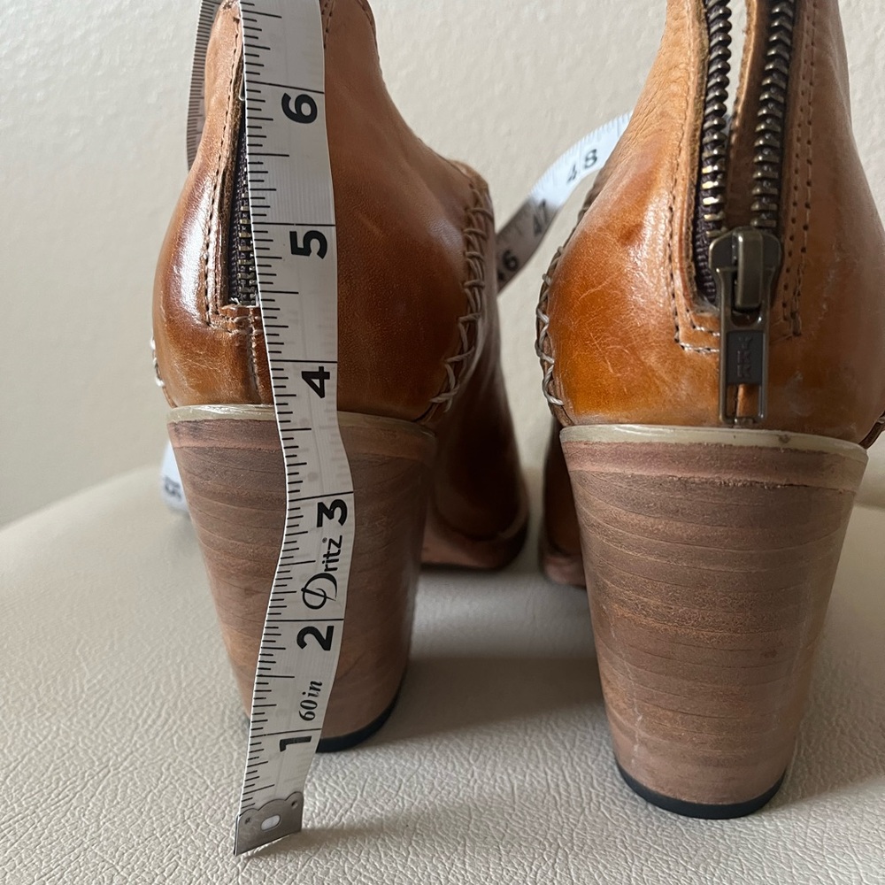Freebird by Steven Steel Distressed Tan Leather Ankle Booties Women’s Size 10 - Picture 8 of 10